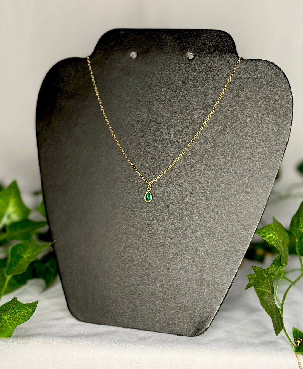 Faye Choker Necklace