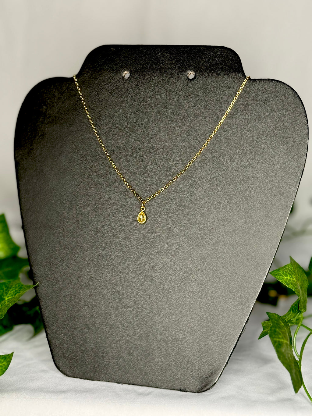 Faye Choker Necklace